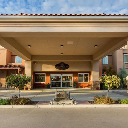 The Oaks Hotel & Suites Пасо Роблс Экстерьер фото