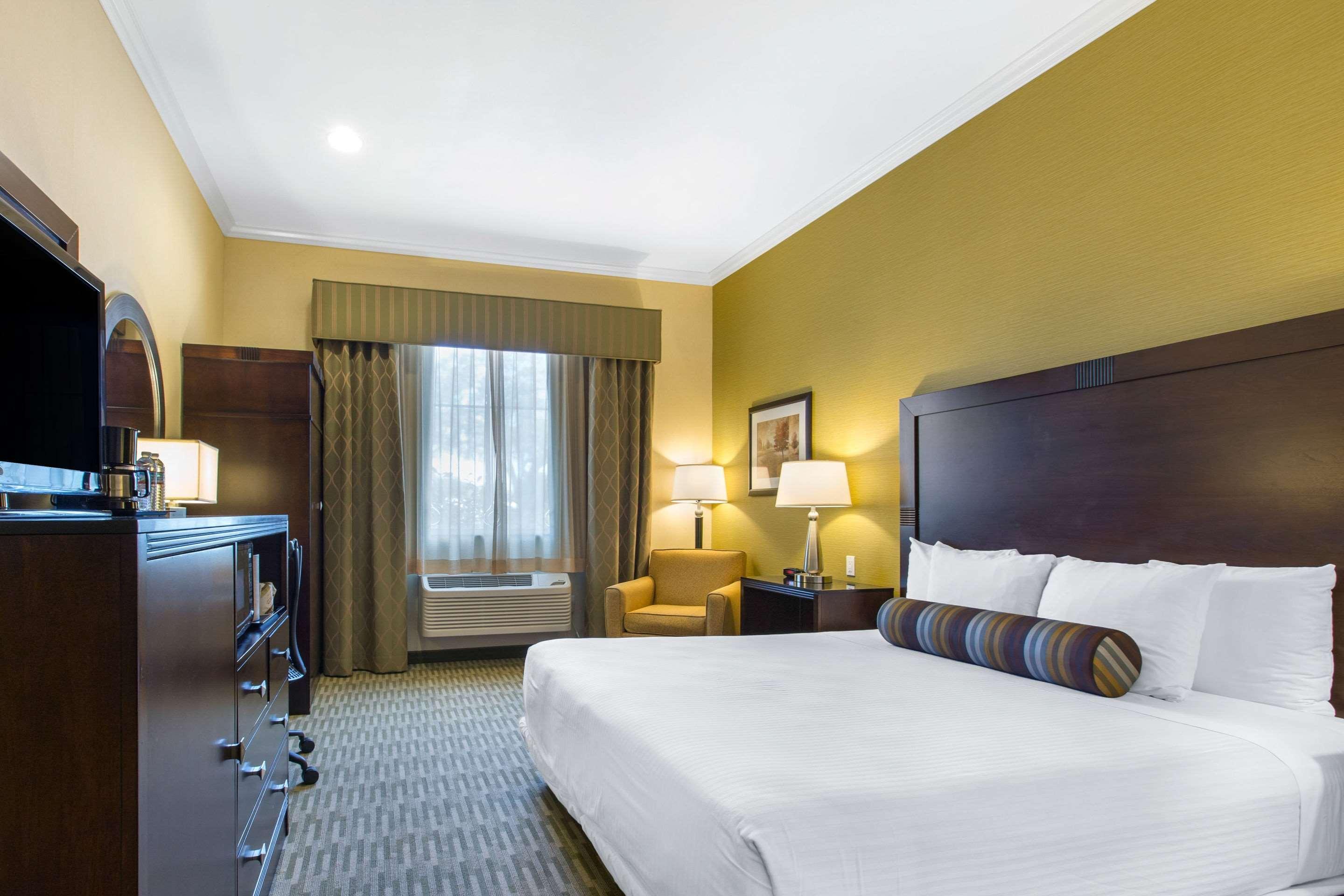 The Oaks Hotel & Suites Пасо Роблс Экстерьер фото