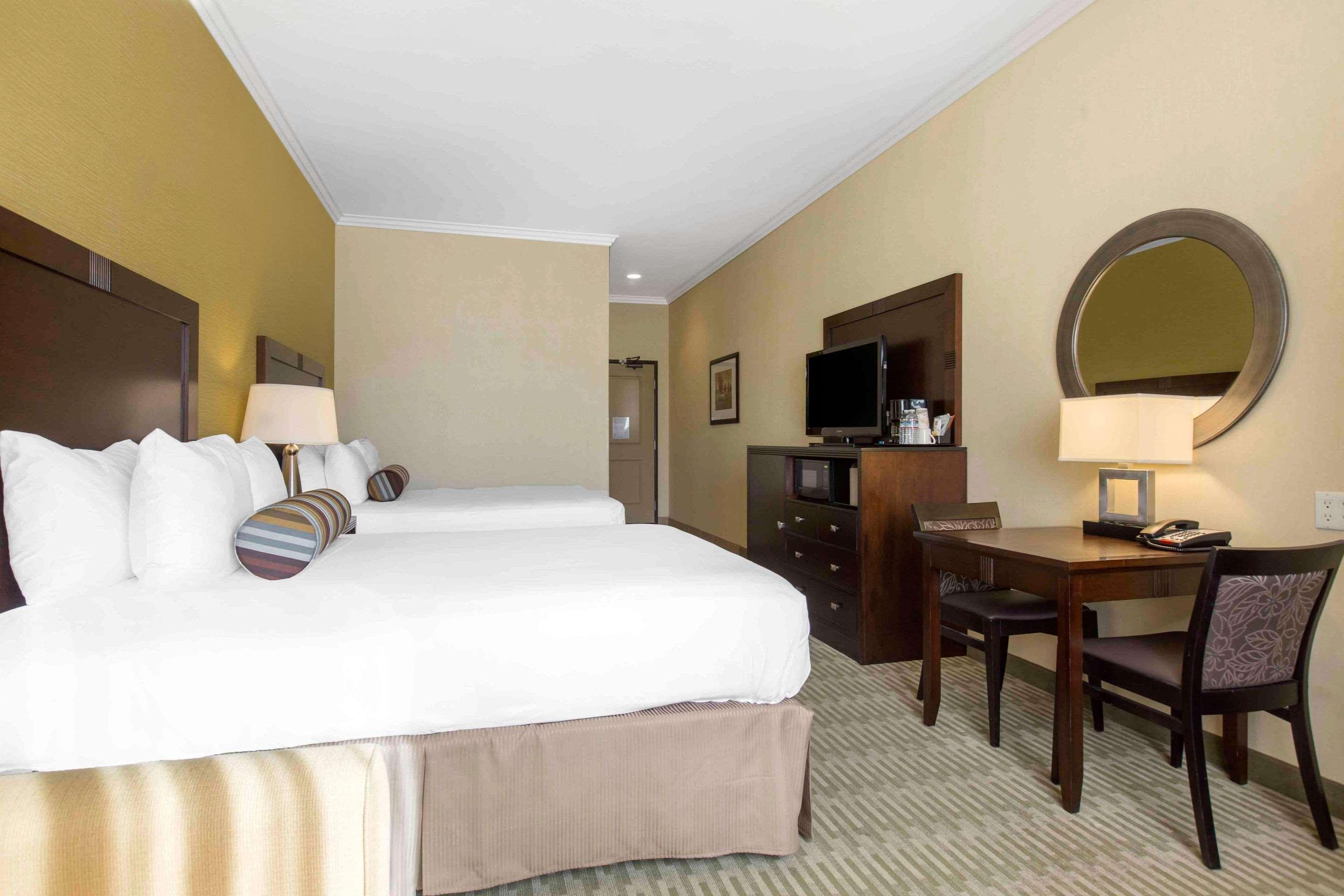 The Oaks Hotel & Suites Пасо Роблс Экстерьер фото