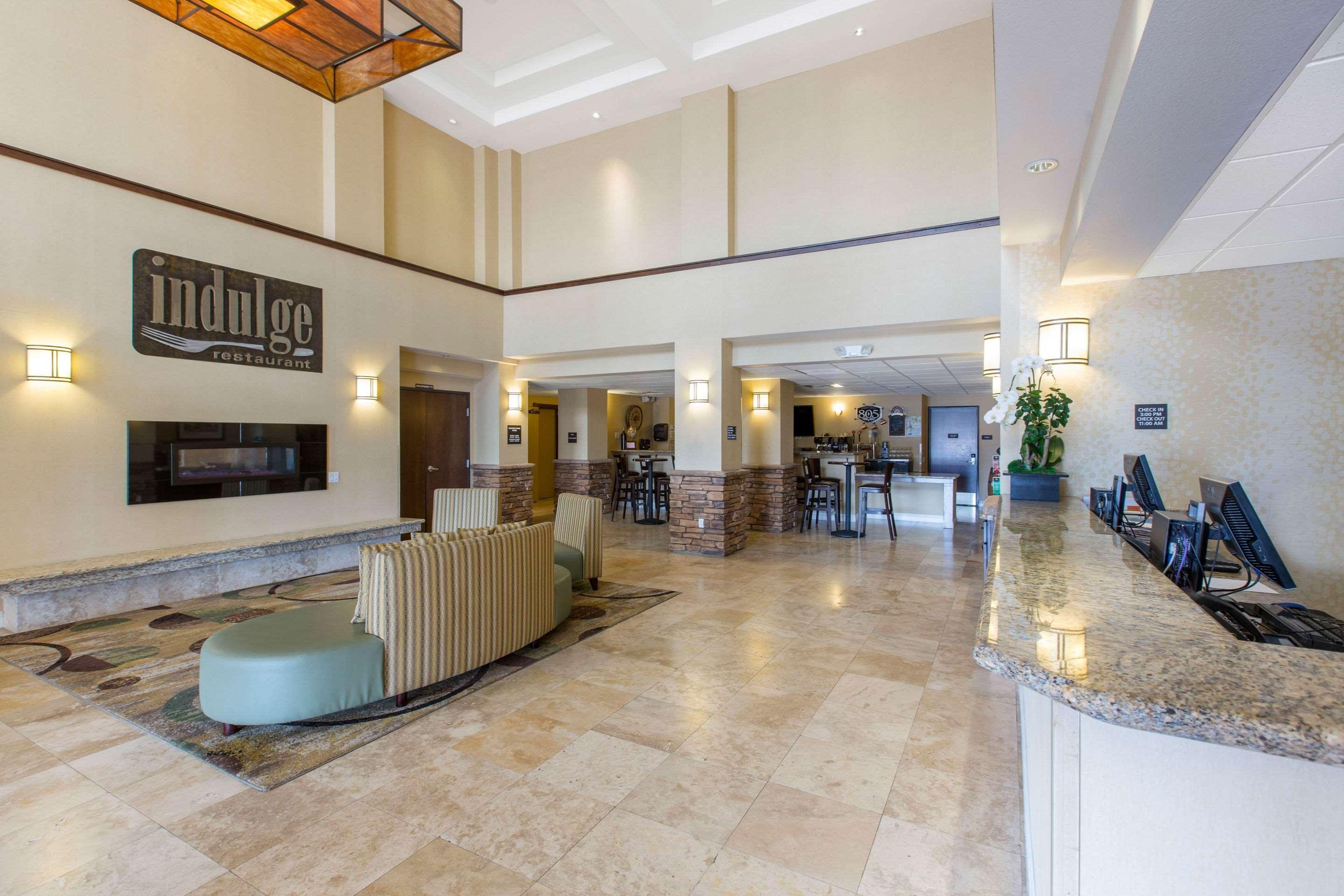 The Oaks Hotel & Suites Пасо Роблс Экстерьер фото