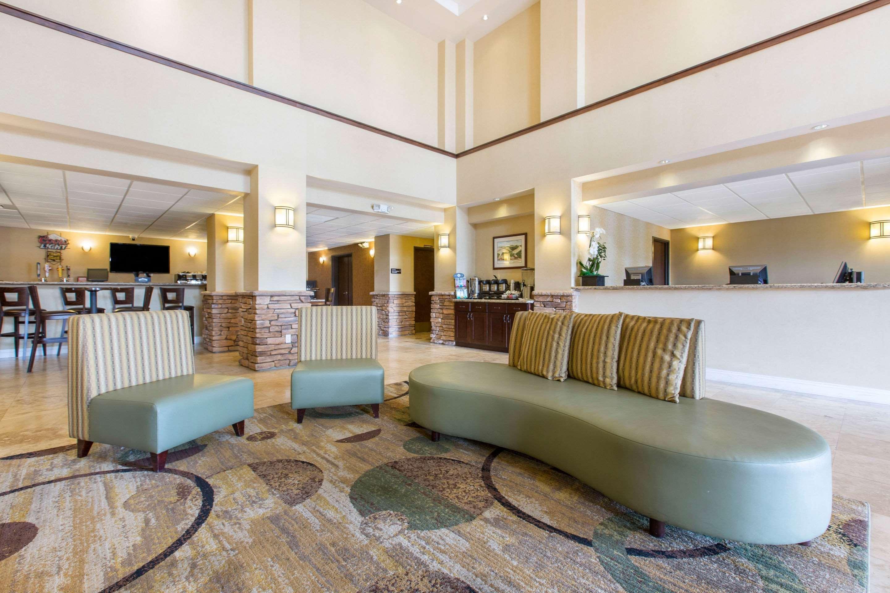 The Oaks Hotel & Suites Пасо Роблс Экстерьер фото