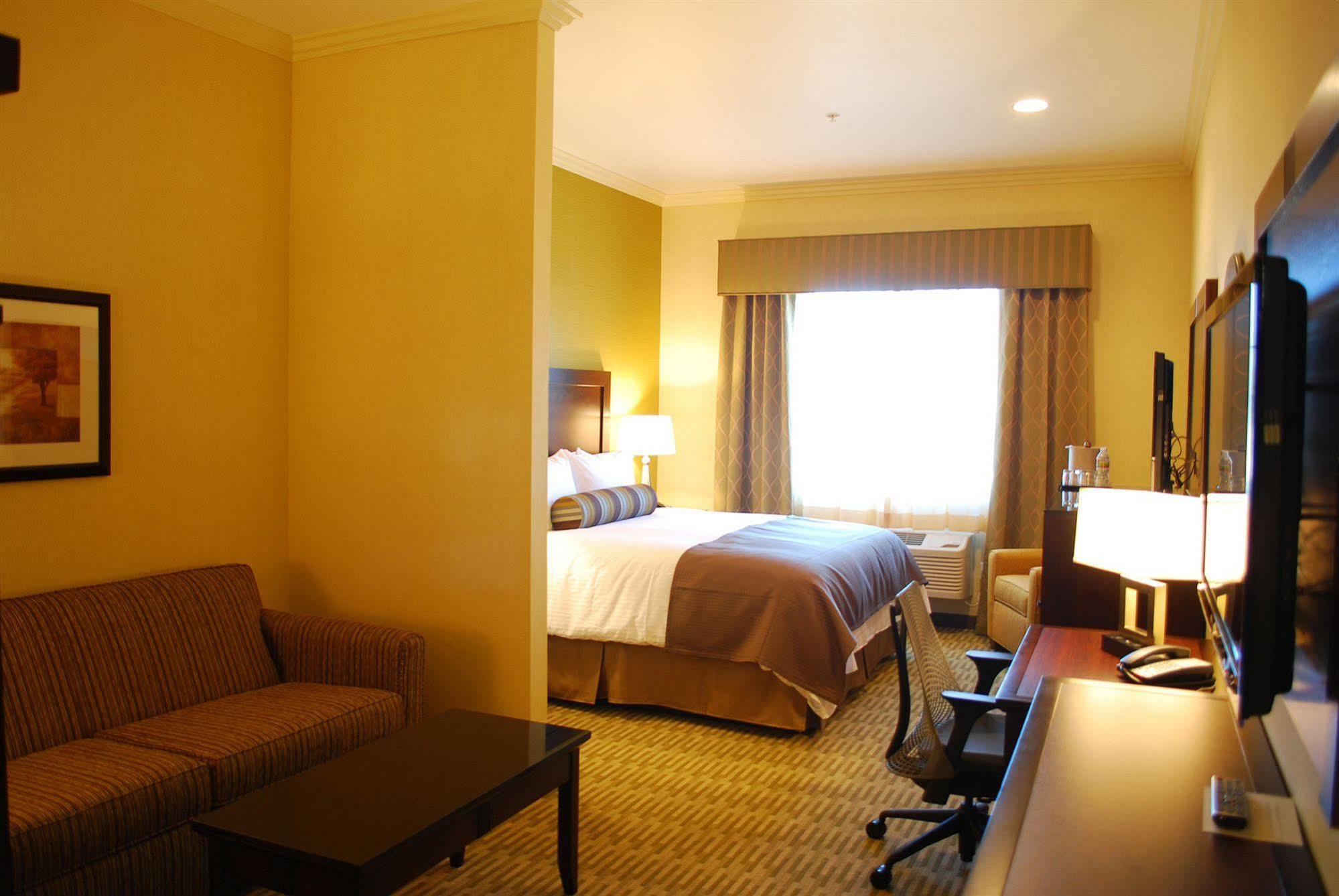 The Oaks Hotel & Suites Пасо Роблс Экстерьер фото